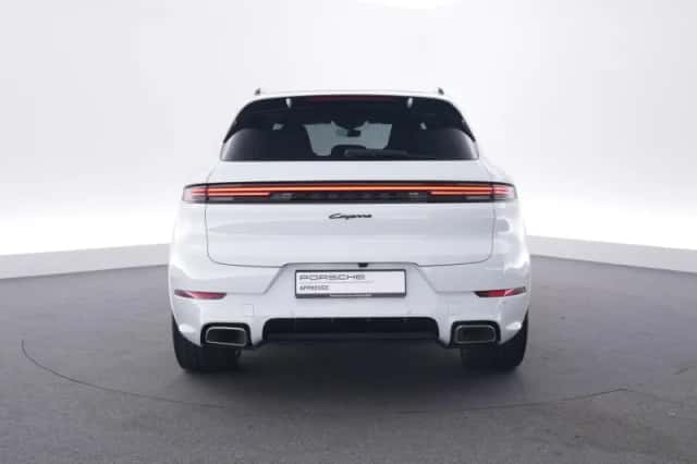 Porsche Cayenne (2024) thumbnail 4