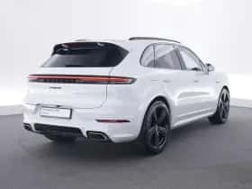 Porsche Cayenne (2024) thumbnail 5