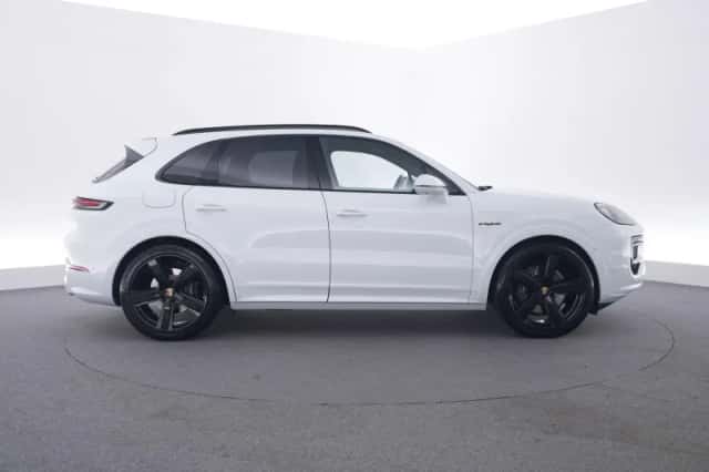 Porsche Cayenne (2024) thumbnail 6