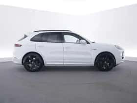Porsche Cayenne (2024) thumbnail 6
