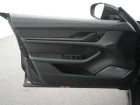 Porsche Taycan (2022) thumbnail 18