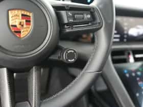 Porsche Taycan (2022) thumbnail 25