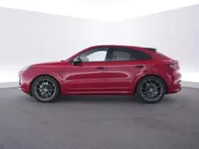 Porsche Cayenne (2023) thumbnail 2