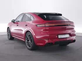 Porsche Cayenne (2023) thumbnail 3