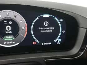 Porsche Cayenne (2023) thumbnail 25