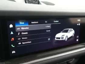 Porsche Cayenne (2023) thumbnail 27