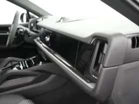 Porsche Cayenne (2023) thumbnail 37
