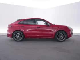 Porsche Cayenne (2023) thumbnail 6