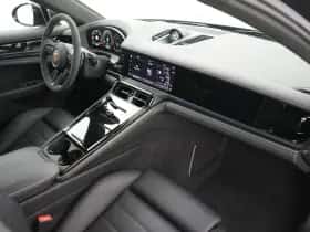 Porsche Panamera (2024) thumbnail 33