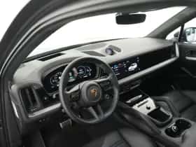 Porsche Cayenne (2024) thumbnail 13