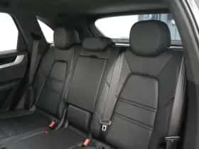 Porsche Cayenne (2024) thumbnail 32