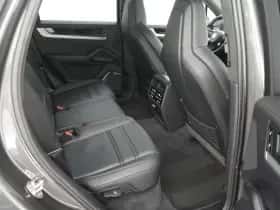 Porsche Cayenne (2024) thumbnail 35