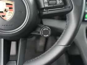 Porsche Taycan (2023) thumbnail 20