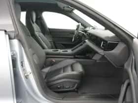 Porsche Taycan (2023) thumbnail 31