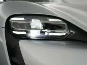 Porsche Taycan (2023) thumbnail 34