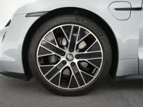 Porsche Taycan (2023) thumbnail 35