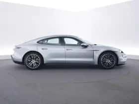 Porsche Taycan (2023) thumbnail 6