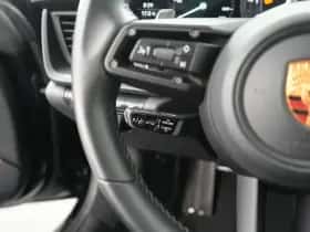 Porsche 911 (2022) thumbnail 21