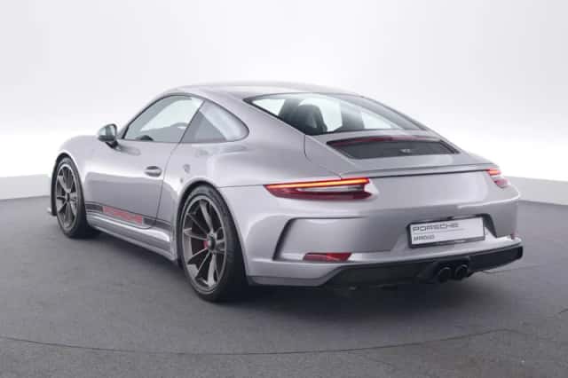 Porsche 911 (2018) thumbnail 3