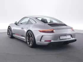 Porsche 911 (2018) thumbnail 3