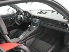 Porsche 911 (2018) thumbnail 29