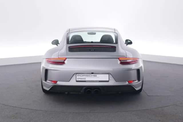 Porsche 911 (2018) thumbnail 4