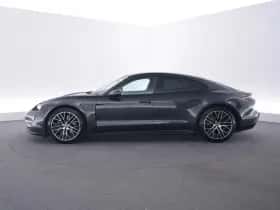 Porsche Taycan (2021) thumbnail 2