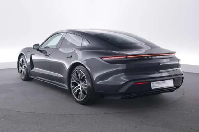 Porsche Taycan (2021) thumbnail 3