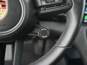 Porsche Taycan (2021) thumbnail 22