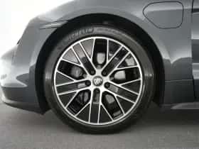 Porsche Taycan (2021) thumbnail 36
