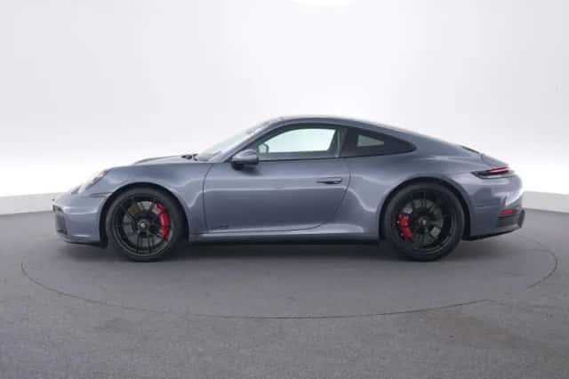Porsche 911 (2025) thumbnail 2