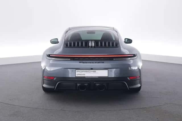 Porsche 911 (2025) thumbnail 4