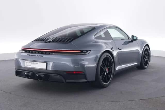 Porsche 911 (2025) thumbnail 5