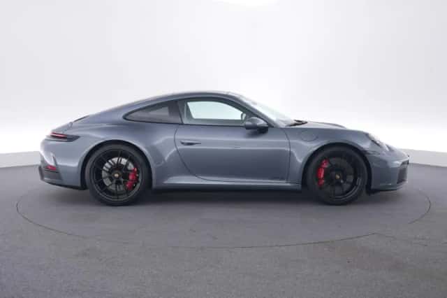 Porsche 911 (2025) thumbnail 6
