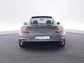 Porsche 911 (2017) thumbnail 4