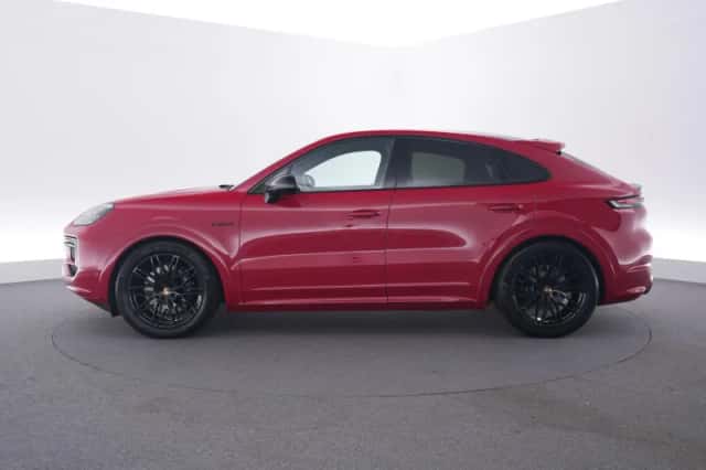 Porsche Cayenne (2025) thumbnail 2