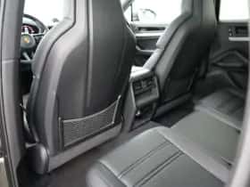 Porsche Cayenne (2023) thumbnail 31