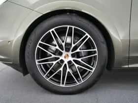 Porsche Cayenne (2023) thumbnail 41