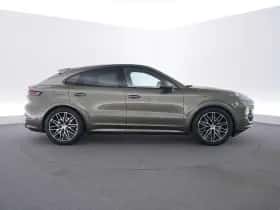 Porsche Cayenne (2023) thumbnail 6
