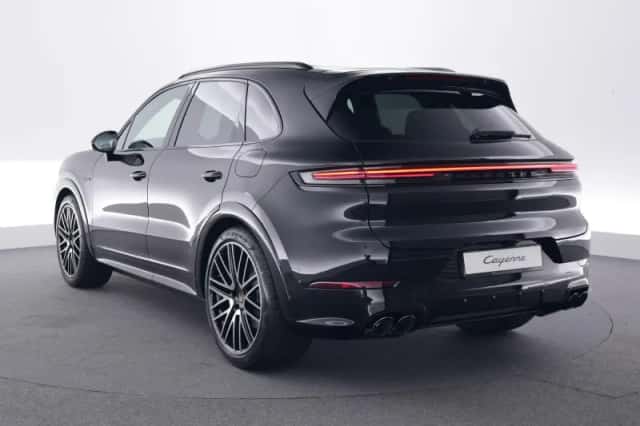 Porsche Cayenne (2025) thumbnail 3