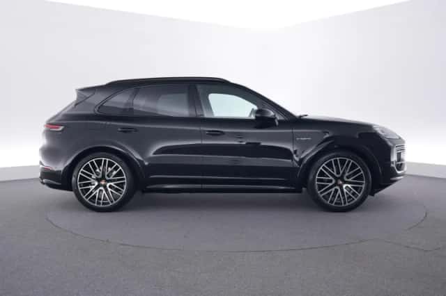 Porsche Cayenne (2025) thumbnail 6