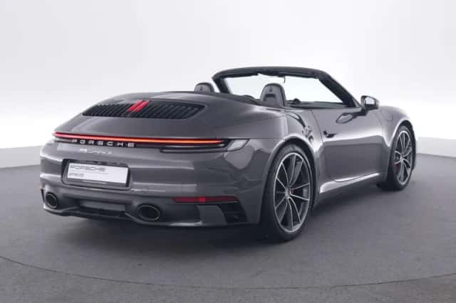 Porsche 911 (2021) thumbnail 5