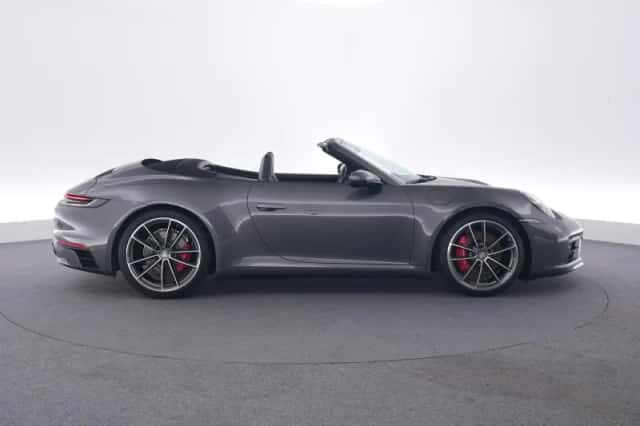 Porsche 911 (2021) thumbnail 6