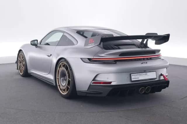 Porsche 911 (2024) thumbnail 3