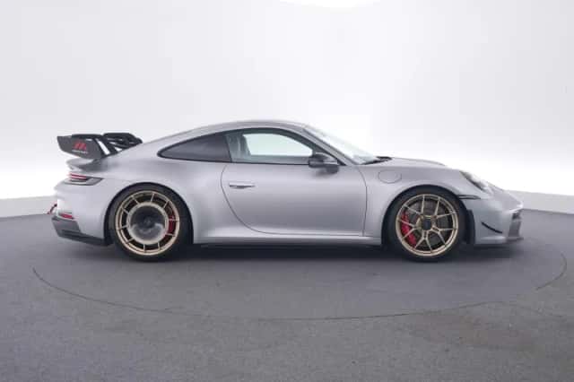 Porsche 911 (2024) thumbnail 6