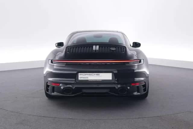 Porsche 911 (2024) thumbnail 4