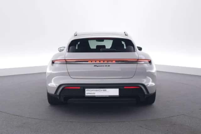 Porsche Taycan (2024) thumbnail 4