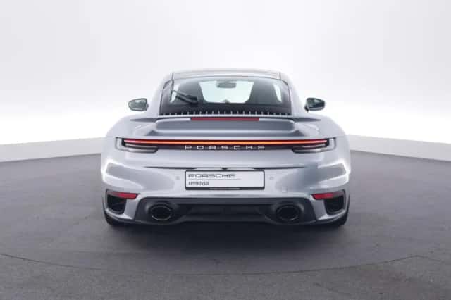 Porsche 911 (2022) thumbnail 4