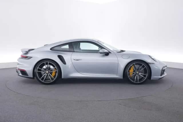 Porsche 911 (2022) thumbnail 6