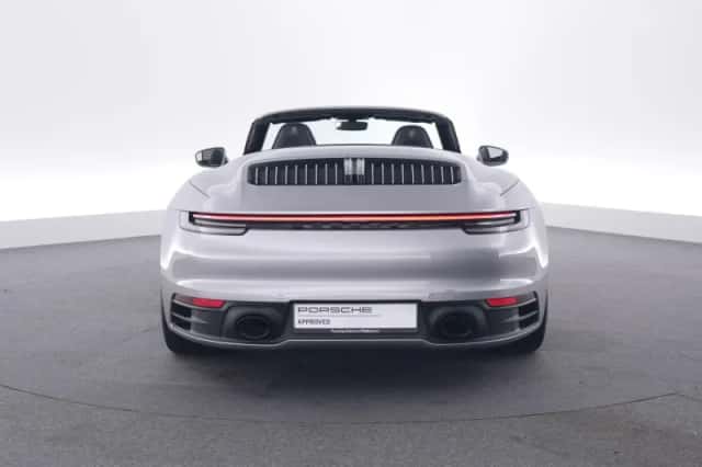 Porsche 911 (2019) thumbnail 4